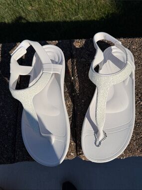 Aetrex White Glitter T-Strap Sandals